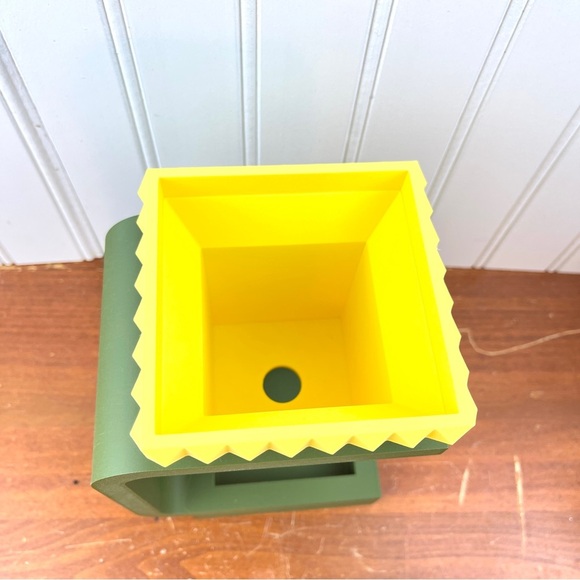 The Daka Planter, Planter with Stand, Indoor Flower Pot, Succulent - Picture 3 of 9